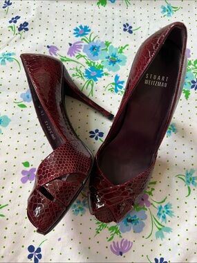 Stuart Weitzman Croc Oxblood Peep Toe Heels - 7.5